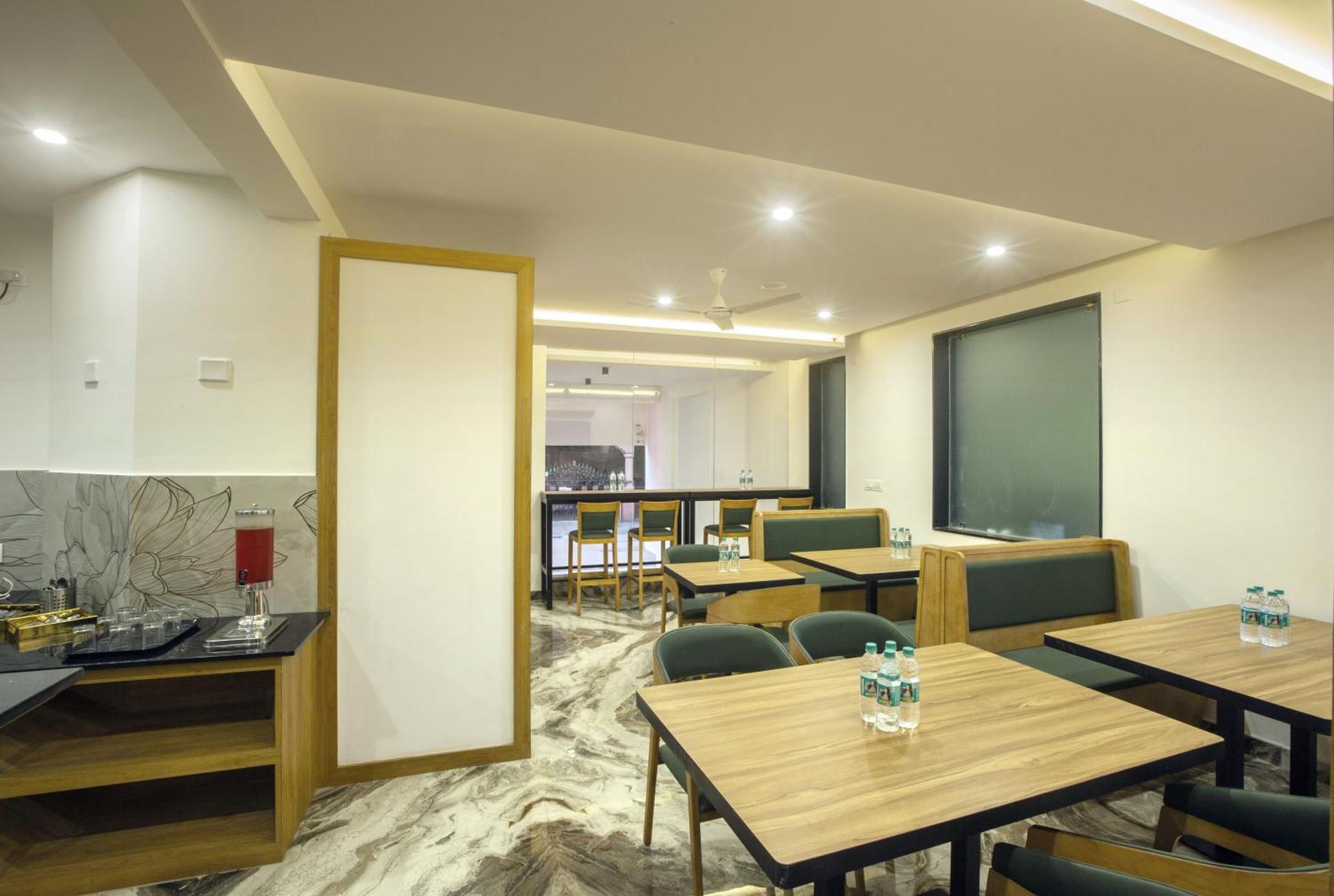 Hotel Sterling Plaza- Bangalore International Airport Dod Jala Zewnętrze zdjęcie